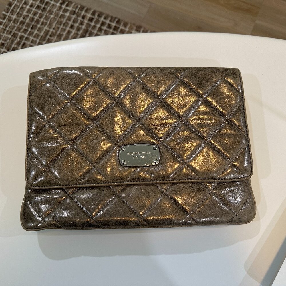 Michael Kors | Metallic Silver Crossbody/Clutch
